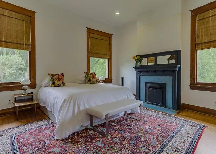 Oak Hall Mansion And Boutique Hotel